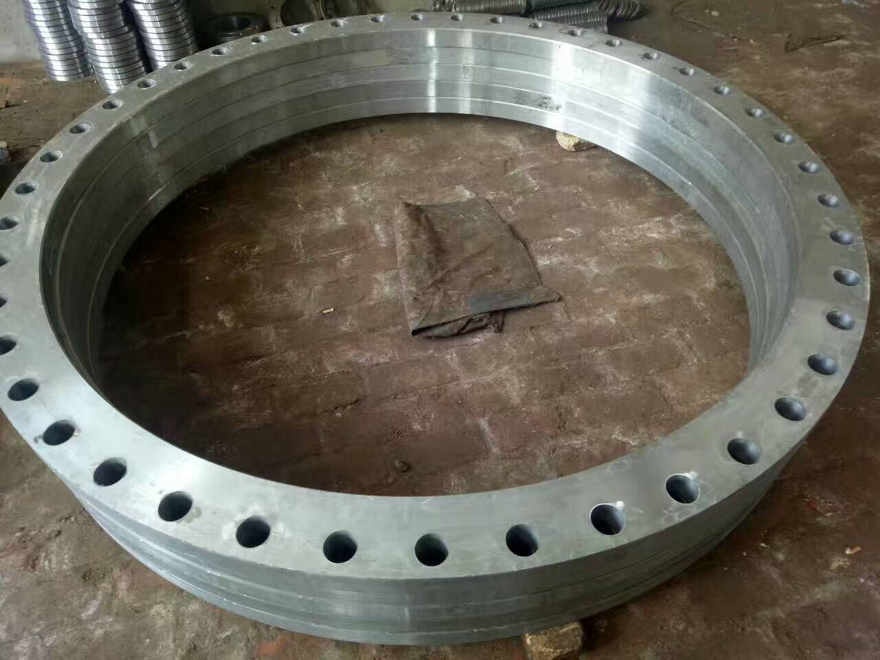 怎樣區(qū)別鑄和鍛打法蘭；